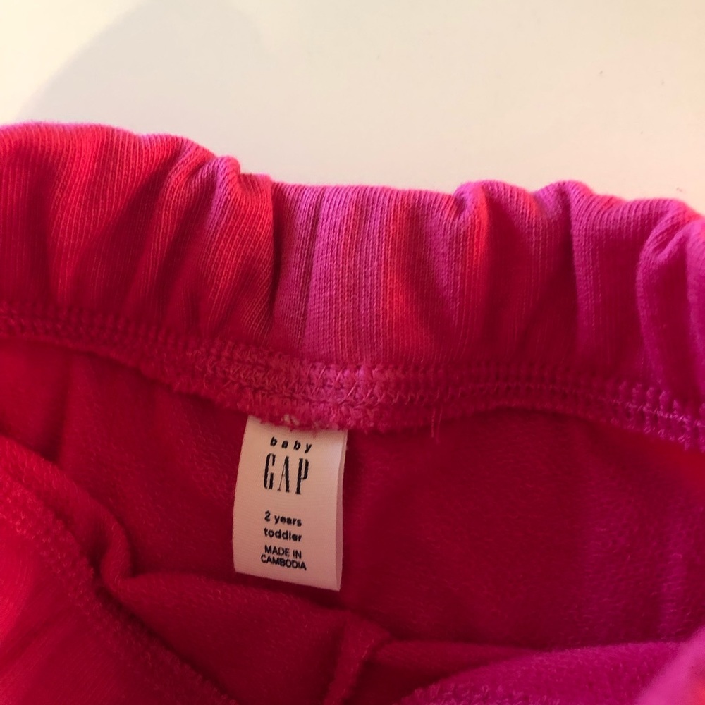 NEW NWT GAP Fuchsia Toddler Shorts - Picture 4 of 4